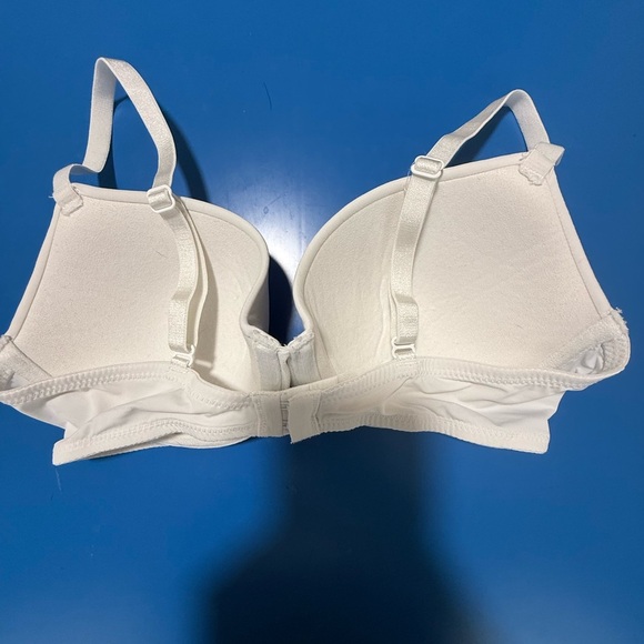 Auden Everyday Bra. Size 32C. Excellent Condition - Picture 2 of 3